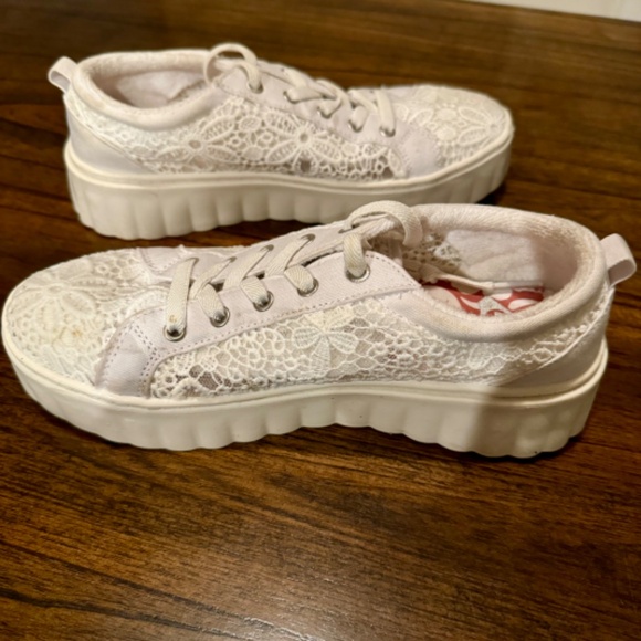 Roxy platform sneakers - Stylish and super comfy - Picture 4 of 5